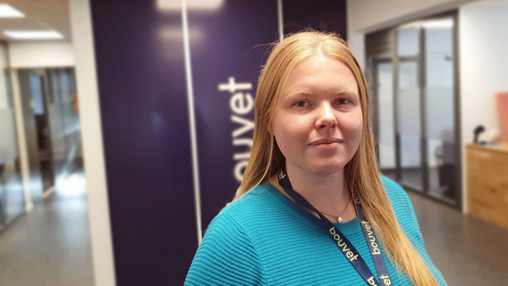 young woman blond hair in an office space